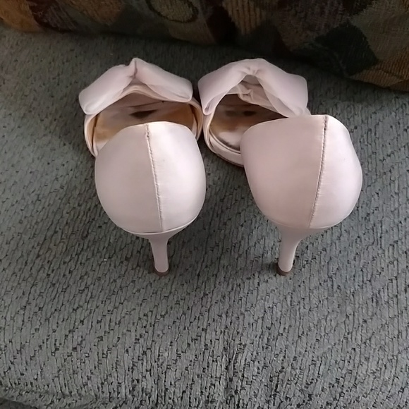 Shoes - Picture 2 of 4